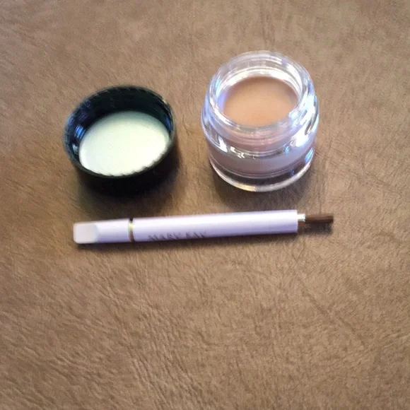 Mary Kay New Chai Latte Lip Lacquer and New Retractable Lip Brush - Picture 4 of 4